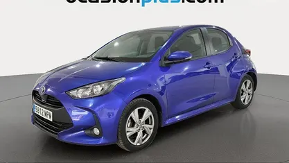 Azul Usado 2024 Toyota Yaris Hybrid Active Utilitario | 16.410 € (Buen precio)