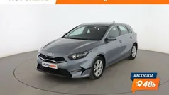 Gris Usado 2022 Kia Ceed Berlina | 14.399 € (Buen precio)