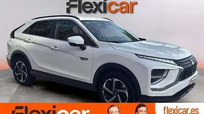 Usado Mitsubishi Eclipse Cross Motion 188 CV (138 kW) 2022 Blanco SUV
