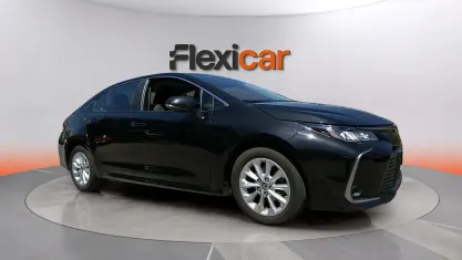 Usado Toyota Corolla 125 CV (91 kW) 2022 Negro Berlina