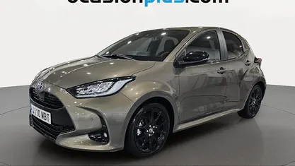 Usado Toyota Yaris Hybrid Style 116 HP (85 kW) 2022 Castanho Citadino