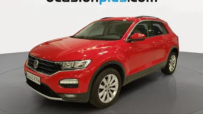 Käytetty VW T-Roc Advance 116 HP (85 kW) 2019 Punainen Katumaasturi