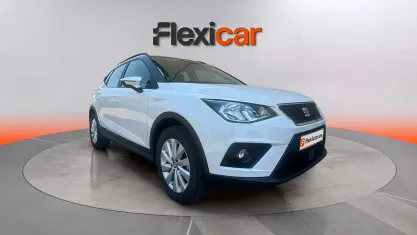 Usado Seat Arona Style 110 CV (80 kW) 2021 Blanco SUV