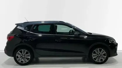 Usado Seat Arona FR 116 CV (85 kW) 2024 Negro SUV