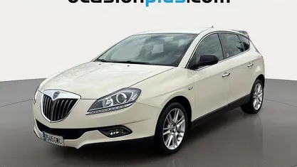 Blanco Usado 2010 Lancia Delta Utilitario | 7900 € (Precio justo)