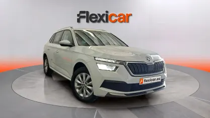 Usado Skoda Kamiq Monte Carlo 110 CV (80 kW) 2022 Blanco SUV