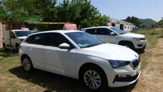Blanco Usado 2023 Skoda Scala Ambition Utilitario | 16.950 € (Precio justo)
