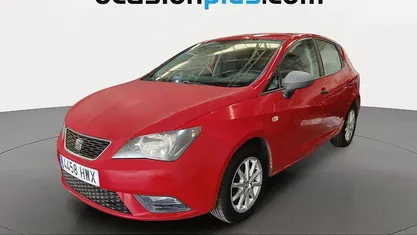 Usado Seat Ibiza Reference 70 CV (51 kW) 2014 Rojo Utilitario