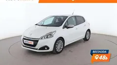 Blanco Usado 2017 Peugeot 208 Style Utilitario | 8499 € (Precio justo)