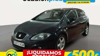 Usado Seat Leon Reference 105 CV (77 kW) 2011 Negro Utilitario