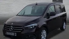 Rojo Usado 2023 Mercedes T180 Monovolumen | 28.900 € (Precio justo)