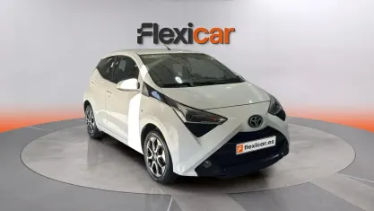 Usado Toyota Aygo X-play 72 CV (52 kW) 2018 Blanco Utilitario
