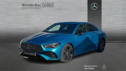 Azul híper (metalizado) Usado 2025 Mercedes CLA220 AMG line Berlina | 42.595 € (Precio justo)