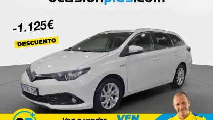 Usado Toyota Auris Hybrid Active 136 CV (100 kW) 2016 Blanco Familiar