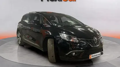 Usado Renault Scénic IV Zen 110 CV (80 kW) 2017 Negro Monovolumen