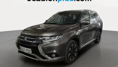 Usado Mitsubishi Outlander P-HEV 203 CV (149 kW) 2017 Marrón SUV