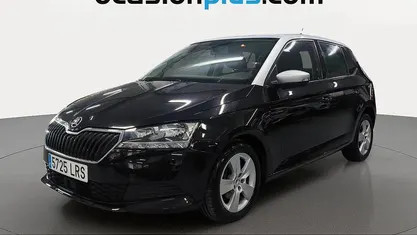 Usado Skoda Fabia Ambition 95 CV (69 kW) 2021 Negro Utilitario