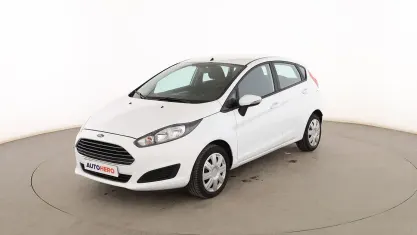 Usado Ford Fiesta Trend 82 CV (60 kW) 2015 Blanco Utilitario