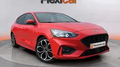 Rojo Usado 2020 Ford Focus ST-Line Berlina | 16.990 € (Precio justo)