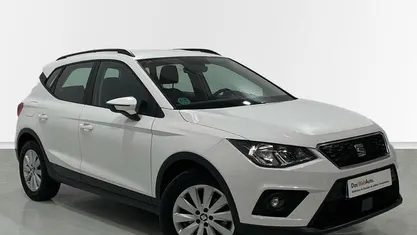 Usado Seat Arona Style 110 CV (80 kW) 2021 Blanco SUV