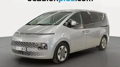 Usado Hyundai Staria 177 CV (130 kW) 2022 Gris plata Monovolumen