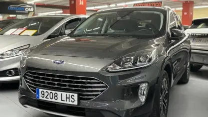 Usado Ford Kuga Titanium 225 HP (165 kW) 2020 SUV