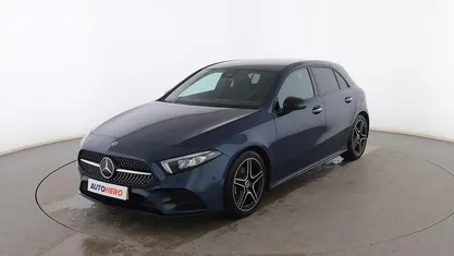 Usado Mercedes A180 AMG line 136 CV (100 kW) 2022 Azul Utilitario