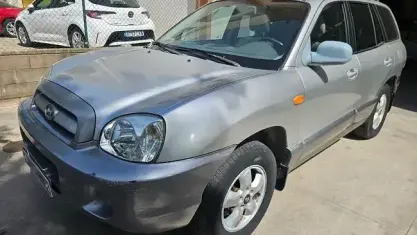 Begagnad Hyundai Santa Fe Style 125 HK (91 kW) 2005 Grå SUV
