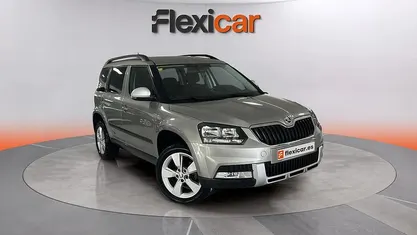 Usado Skoda Yeti Active 105 CV (77 kW) 2015 Gris SUV
