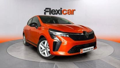 Käytetty Renault Clio V Techno 91 HP (66 kW) 2025 Oranssi Sedan