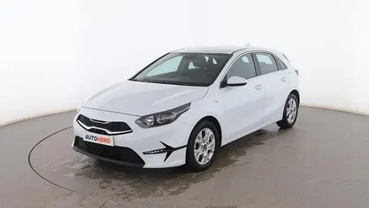 Usado Kia Ceed 101 CV (74 kW) 2021 Blanco Utilitario