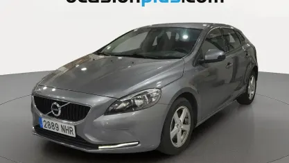 Usado Volvo V40 Kinetic 120 CV (88 kW) 2017 Gris Utilitario