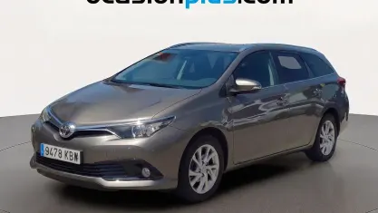 Usado Toyota Auris Active 116 CV (85 kW) 2017 Gris Familiar