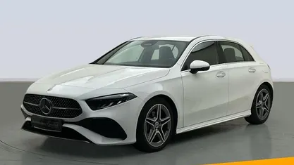 Blanco Usado 2024 Mercedes A180 AMG line Berlina | 31.900 € (Precio justo)