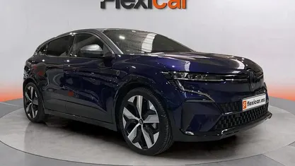 Azul Usado 2023 Renault Megane E-Tech Techno Berlina | 21.490 € (Precio justo)