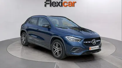 Käytetty Mercedes GLA200 150 HP (110 kW) 2021 Sininen Katumaasturi
