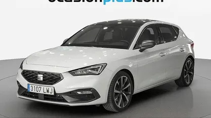 Käytetty Seat Leon FR 150 HP (110 kW) 2022 Valkoinen Viistoperä