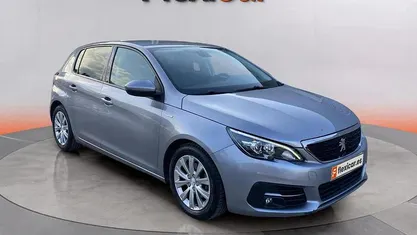 Usado Peugeot 308 Style 131 CV (96 kW) 2020 Gris Utilitario