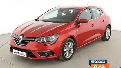 Usado Renault Mégane IV Zen 132 CV (97 kW) 2017 Rojo Utilitario