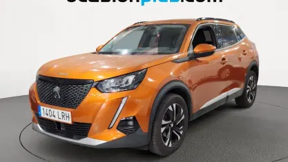 Usado Peugeot 2008 Allure 131 CV (96 kW) 2021 Naranja SUV