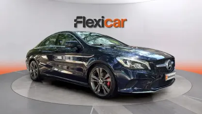 Usado Mercedes CLA200 136 CV (100 kW) 2018 Negro Coupe