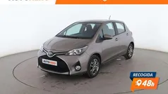 Gris Usado 2015 Toyota Yaris Active Utilitario | 11.399 € (Precio justo)