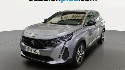 Usado Peugeot 3008 Allure 131 CV (96 kW) 2023 Gris SUV