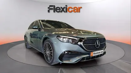 Usado Mercedes E300 313 CV (230 kW) 2024 Verde Berlina