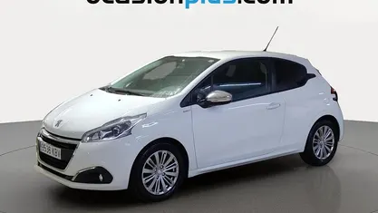 Blanco Usado 2017 Peugeot 208 Style Utilitario | 7213 € (Precio justo)