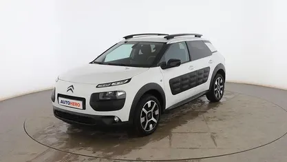 Blanco Usado 2016 Citroën C4 Feel SUV | 8799 € (Precio justo)
