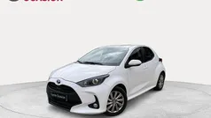Usado 2024 Toyota Yaris Hybrid Active Berlina | 20.490 € (Buen precio)