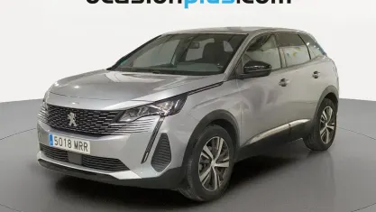 Usado Peugeot 3008 Allure 136 CV (100 kW) 2024 Gris SUV