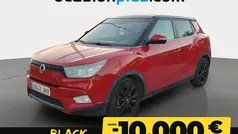 Rojo Usado 2015 Ssangyong (KGM) Tivoli Limited SUV | 8750 € (Precio justo)