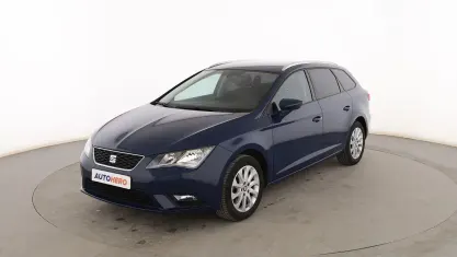 Usado Seat Leon Style 110 CV (80 kW) 2016 Azul Familiar